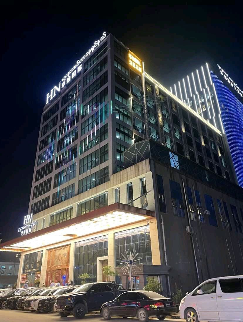 华纳公司大楼夜景 总部外景